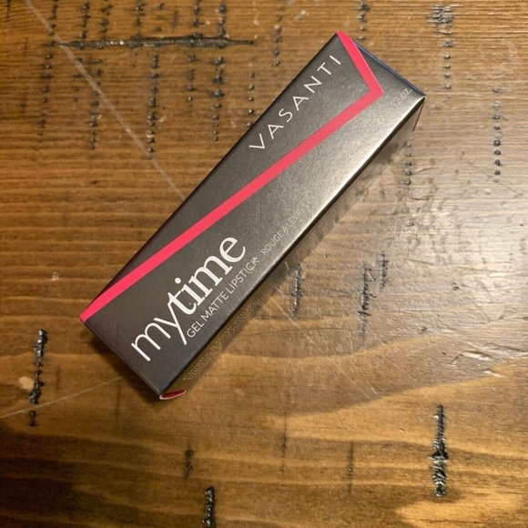 VASANTI - My Time Gel Matte Lipstick - Color: Party Time, 3.5g/0.12oz. - Picture 3 of 7